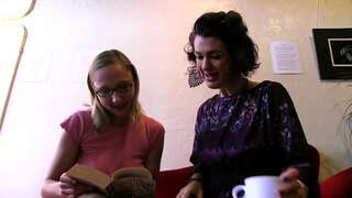 Each വേശ്യാസ്ത്രീകളും fucking - hairy bush