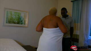 ���േഡി Onyxx fucking her massage therapist