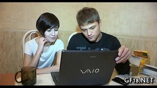 Cute babe məcbur ayaqları