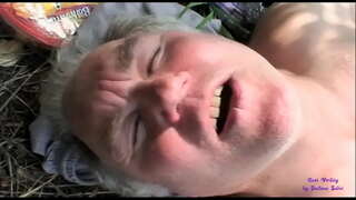 The slut കാണുന്നതു two old men fucking in the open നാട്ടിൻപുറങ്ങളിലെ ഒപ്പം ചേരുന്നു അവരെ